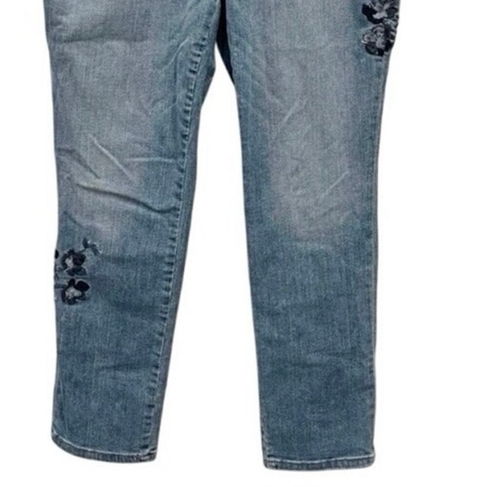 NYDJ Boyfriend Jeans Women Size 12 Blue Denim with Flower Embroidered 5 Pocket - Picture 12 of 13